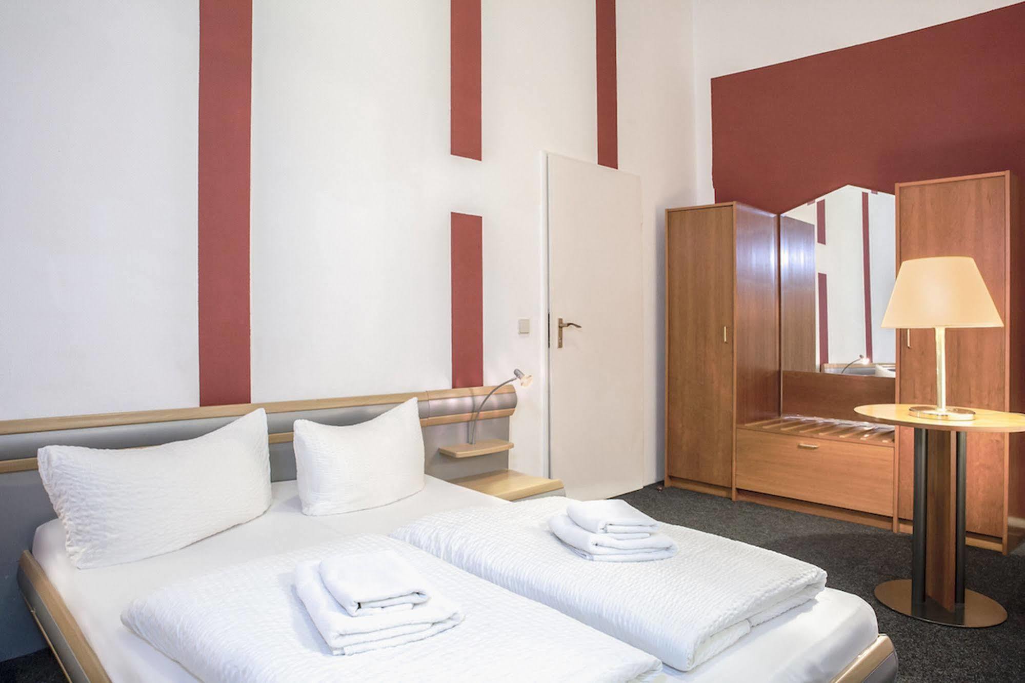Hotel Pension Insor Berlin Exterior photo