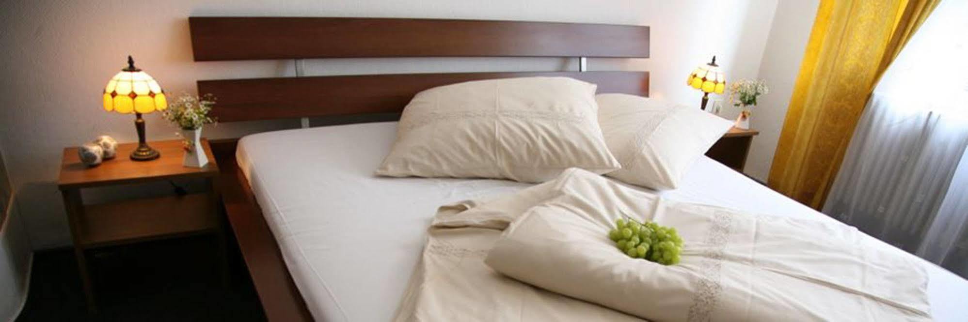 Hotel Pension Insor Berlin Exterior photo